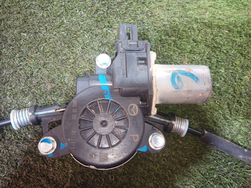 Recambio de elevalunas delantero derecho para mazda 3 (bm, bn) 2.0 referencia OEM IAM CM012810 CM012810 BA5C5858X