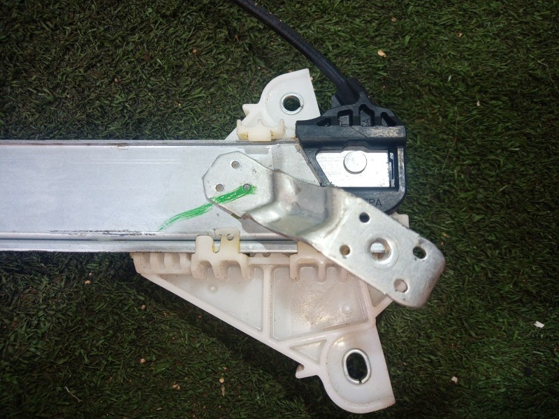 Recambio de elevalunas delantero derecho para mazda 3 (bm, bn) 2.0 referencia OEM IAM CM012810 CM012810 BA5C5858X