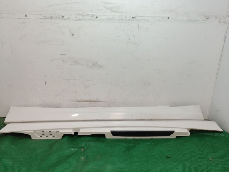 Recambio de faldon lateral para bmw 1 (e87) 118 d referencia OEM IAM   
