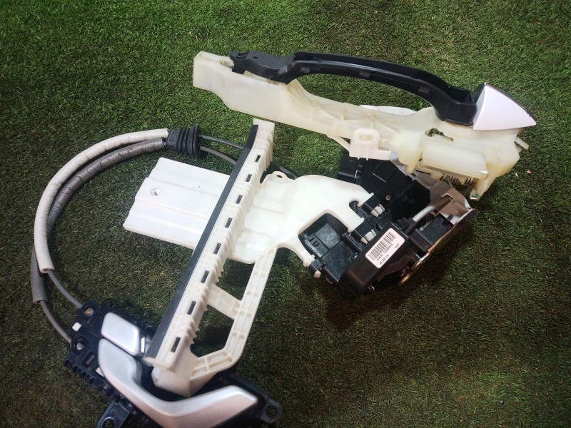 Recambio de cerradura puerta trasera izquierda para hyundai ioniq (ae) 1.6 gdi hybrid referencia OEM IAM   