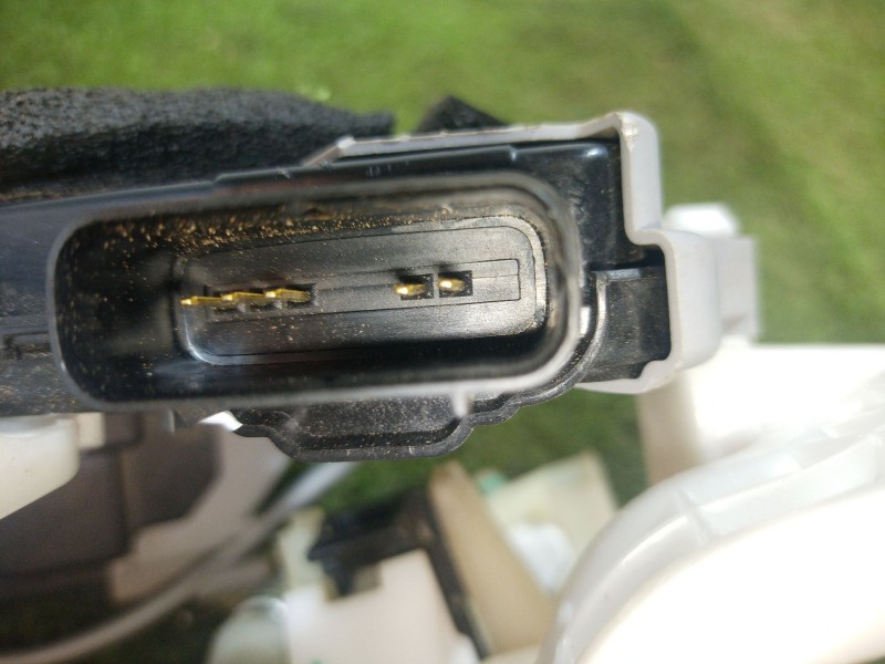 Recambio de cerradura puerta trasera izquierda para hyundai ioniq (ae) 1.6 gdi hybrid referencia OEM IAM   