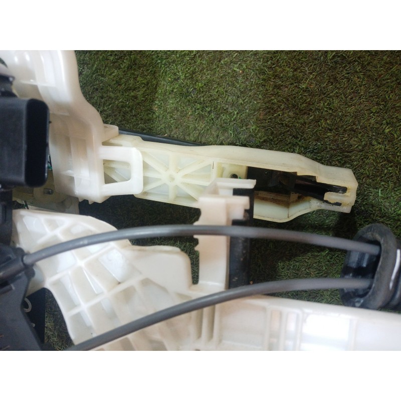 Recambio de cerradura puerta trasera izquierda para hyundai ioniq (ae) 1.6 gdi hybrid referencia OEM IAM   