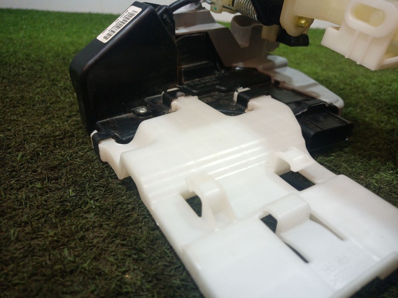 Recambio de cerradura puerta delantera derecha para hyundai ioniq (ae) 1.6 gdi hybrid referencia OEM IAM   