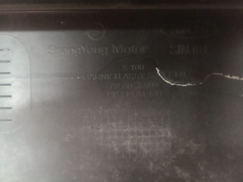 Recambio de faldon lateral para ssangyong tivoli 1.6 referencia OEM IAM   