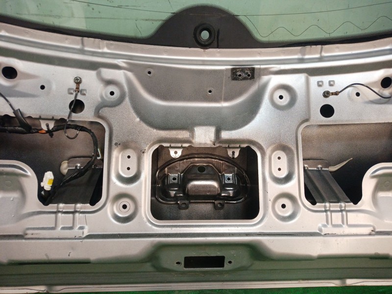 Recambio de porton trasero para nissan micra (k12e) acenta referencia OEM IAM   