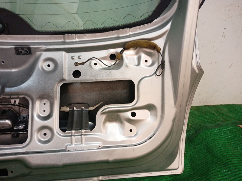 Recambio de porton trasero para nissan micra (k12e) acenta referencia OEM IAM   