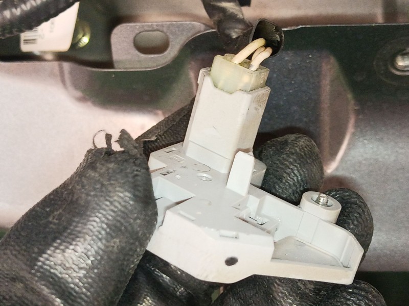 Recambio de porton trasero para nissan note (e11e) acenta referencia OEM IAM   