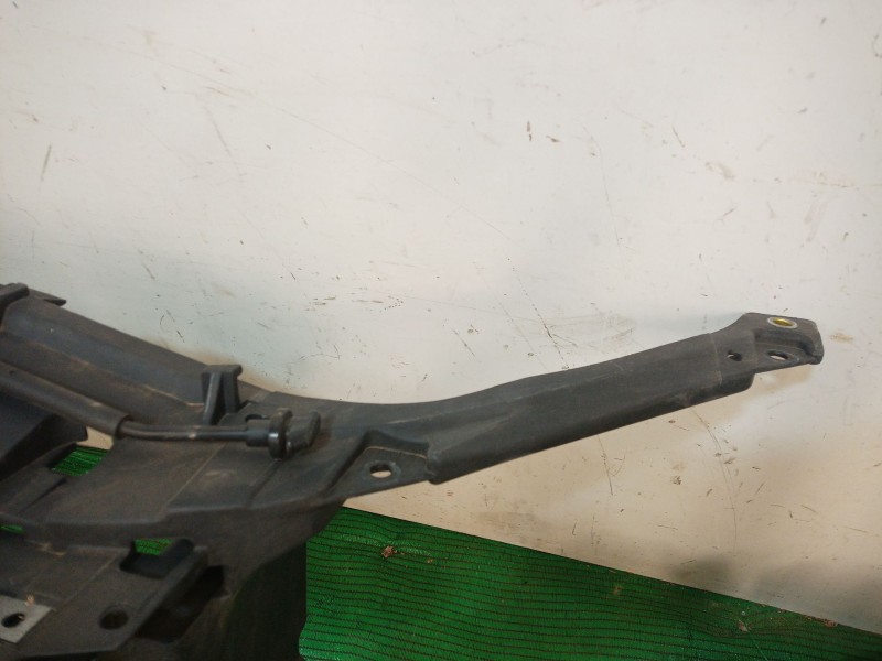 Recambio de panel frontal para mazda 6 hatchback (gg) 2.0 di (gg14) referencia OEM IAM GJ6A53111 GJ6A53111 GJ6A53111