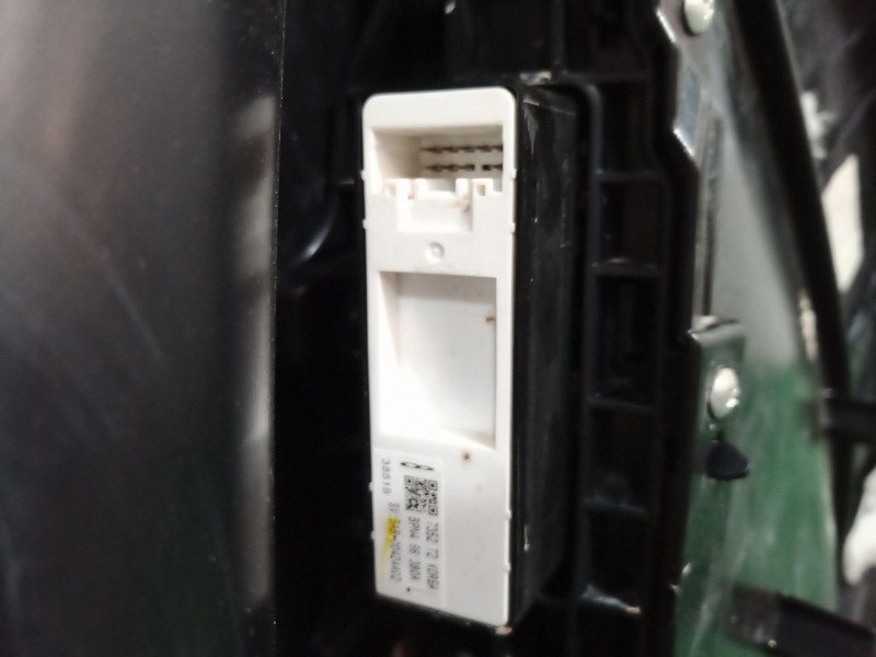 Recambio de guarnecido puerta trasera izquierda para mazda 3 (bm, bn) 2.0 referencia OEM IAM BJS7685 BJS7685 BJS7685