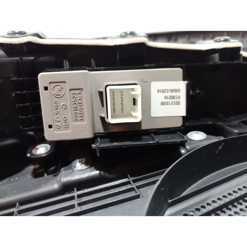 Recambio de guarnecido puerta trasera derecha para hyundai ioniq (ae) 1.6 gdi hybrid referencia OEM IAM   