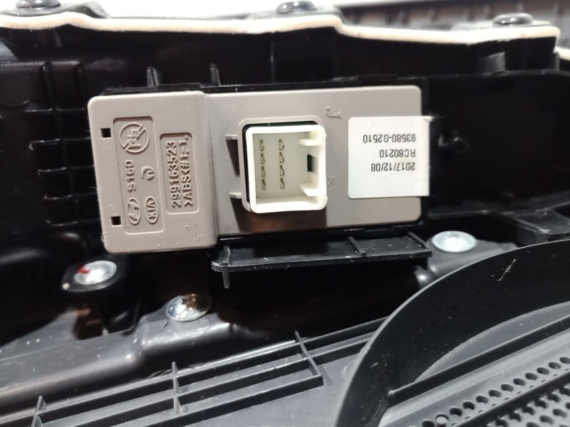 Recambio de guarnecido puerta trasera derecha para hyundai ioniq (ae) 1.6 gdi hybrid referencia OEM IAM   