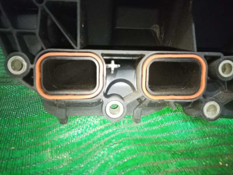 Recambio de colector admision para volkswagen golf v berlina (1k1) highline referencia OEM IAM   