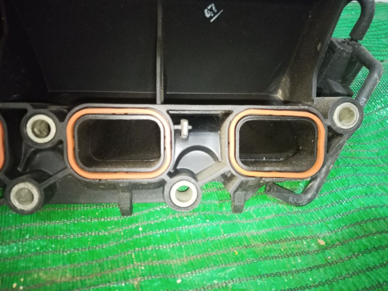 Recambio de colector admision para volkswagen golf v berlina (1k1) highline referencia OEM IAM   