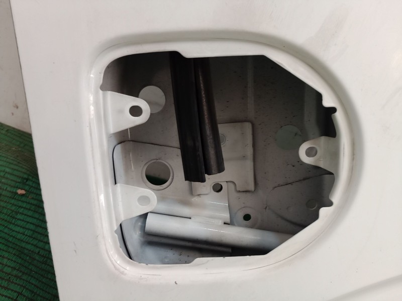 Recambio de puerta delantera derecha para nissan cabstar tlo referencia OEM IAM   