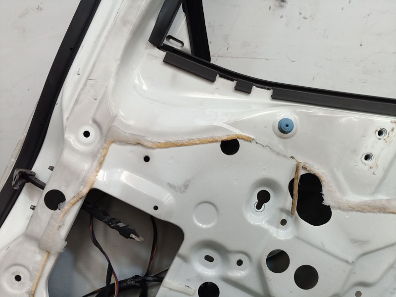 Recambio de puerta delantera derecha para nissan cabstar tlo referencia OEM IAM   