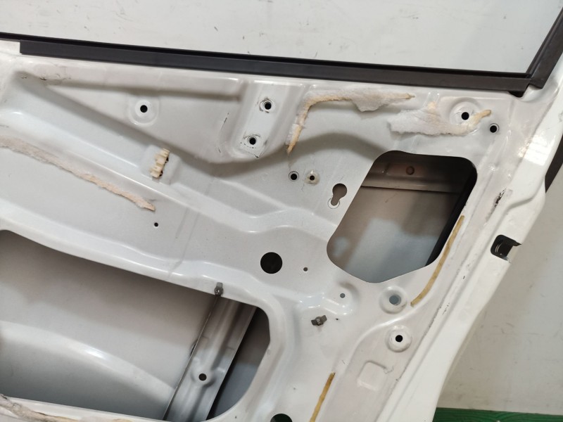 Recambio de puerta delantera derecha para nissan cabstar tlo referencia OEM IAM   