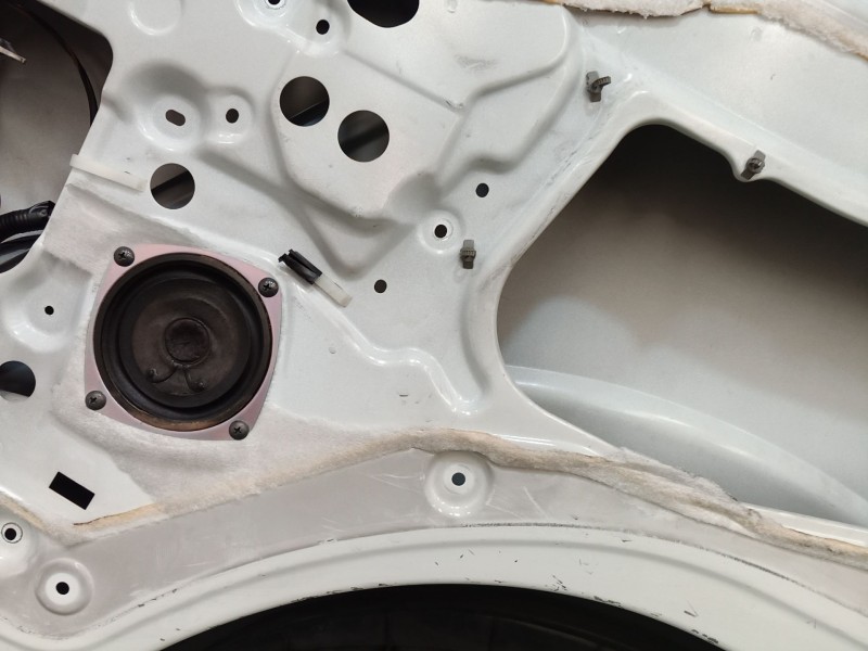 Recambio de puerta delantera derecha para nissan cabstar tlo referencia OEM IAM   