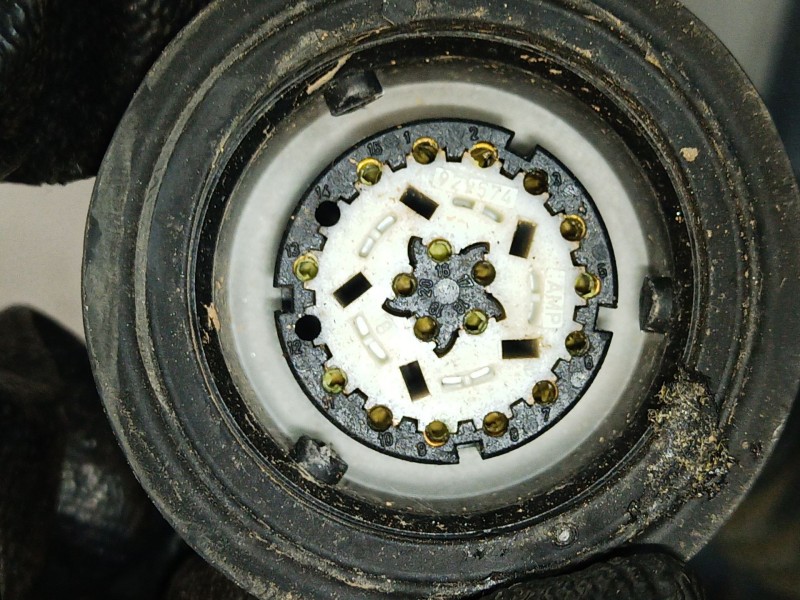 Recambio de puerta delantera derecha para ford tourneo connect 1.8 tdci /tddi /di referencia OEM IAM   