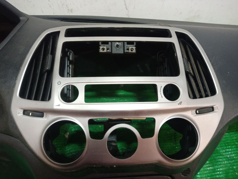 Recambio de salpicadero para hyundai i20 i (pb, pbt) 1.2 referencia OEM IAM   