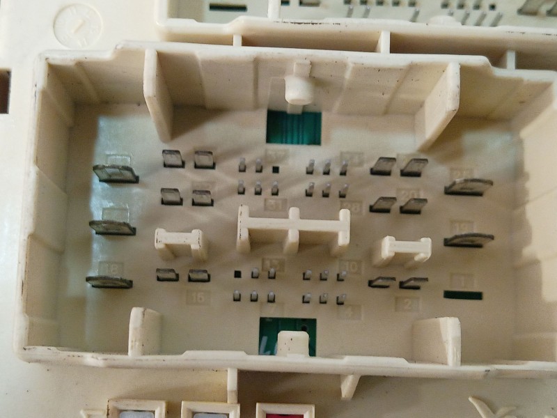 Recambio de caja reles / fusibles para hyundai i20 i (pb, pbt) 1.2 referencia OEM IAM   