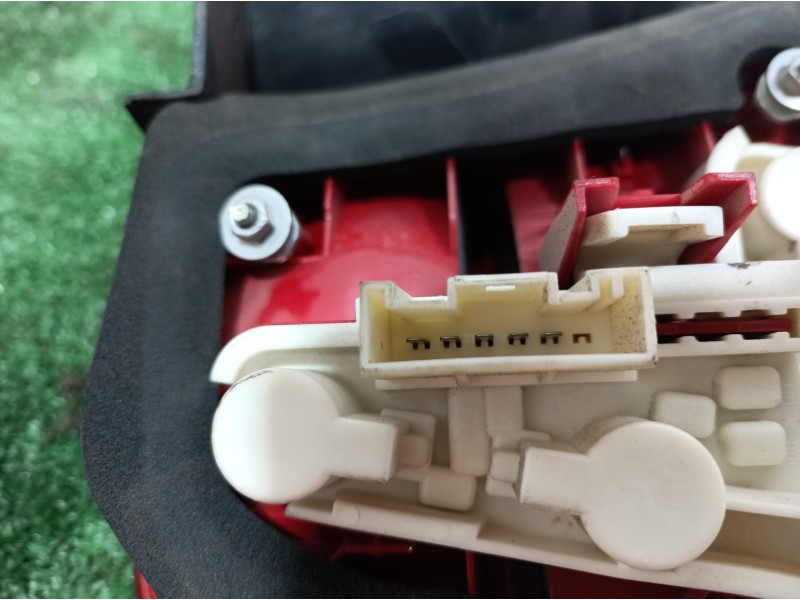 Recambio de piloto trasero derecho para bmw serie 3 berlina (e90) 320d xdrive referencia OEM IAM 6937458 6937458 6937458