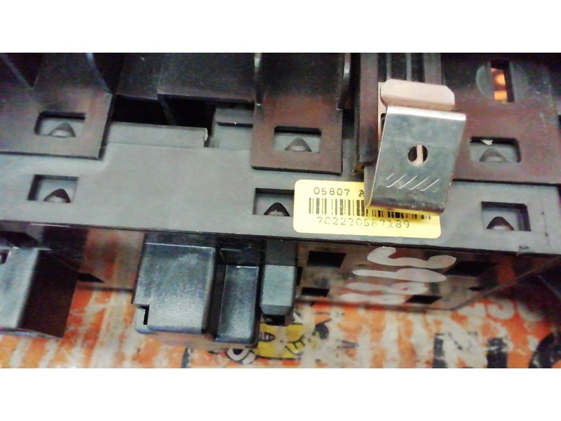 Recambio de mando elevalunas delantero izquierdo para fiat bravo (198) 1.9 active multijet referencia OEM IAM 702220587189 05807