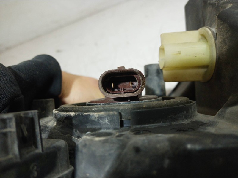 Recambio de faro derecho para opel zafira a blue line referencia OEM IAM 89100055 89100055 89100055