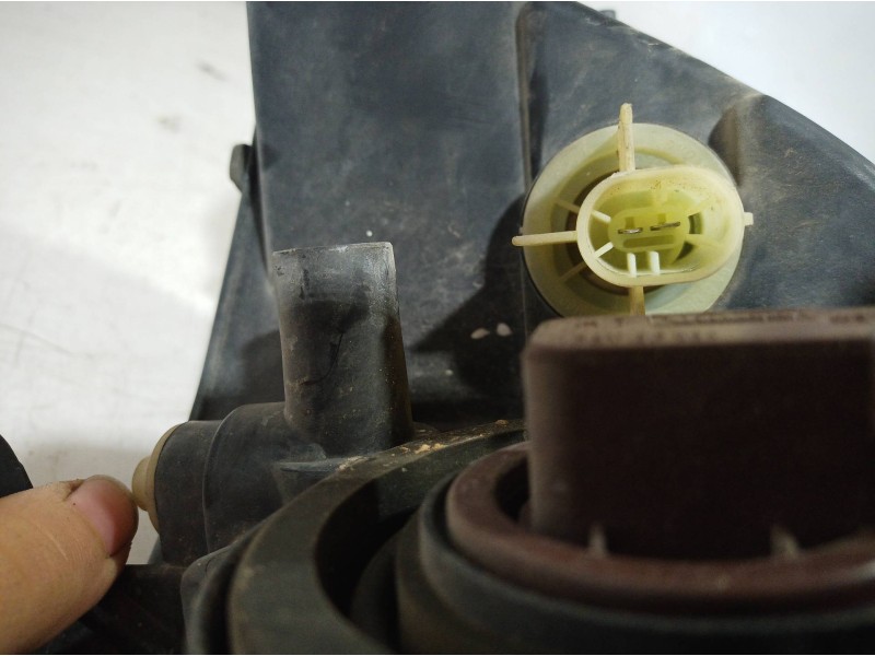 Recambio de faro derecho para opel zafira a blue line referencia OEM IAM 89100055 89100055 89100055