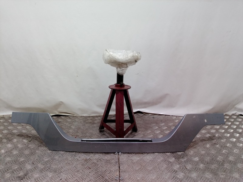 Recambio de molduras traseras para bmw x3 (e83) 2.0d referencia OEM IAM 7052452 7052452 7052452