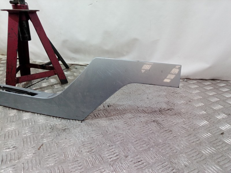 Recambio de molduras traseras para bmw x3 (e83) 2.0d referencia OEM IAM 7052452 7052452 7052452