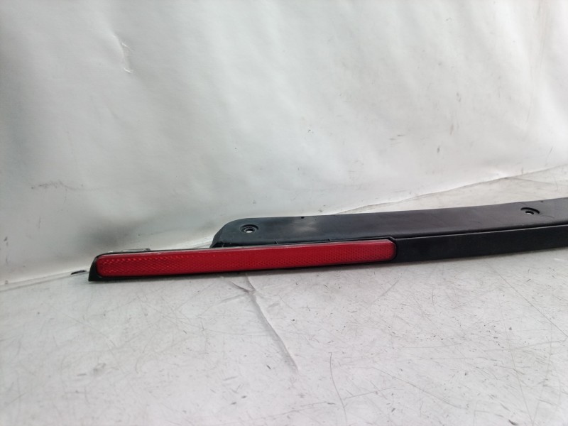 Recambio de molduras traseras para audi a8 (4e2) referencia OEM IAM 4E0807417B 4E0807417B 4E0807417B