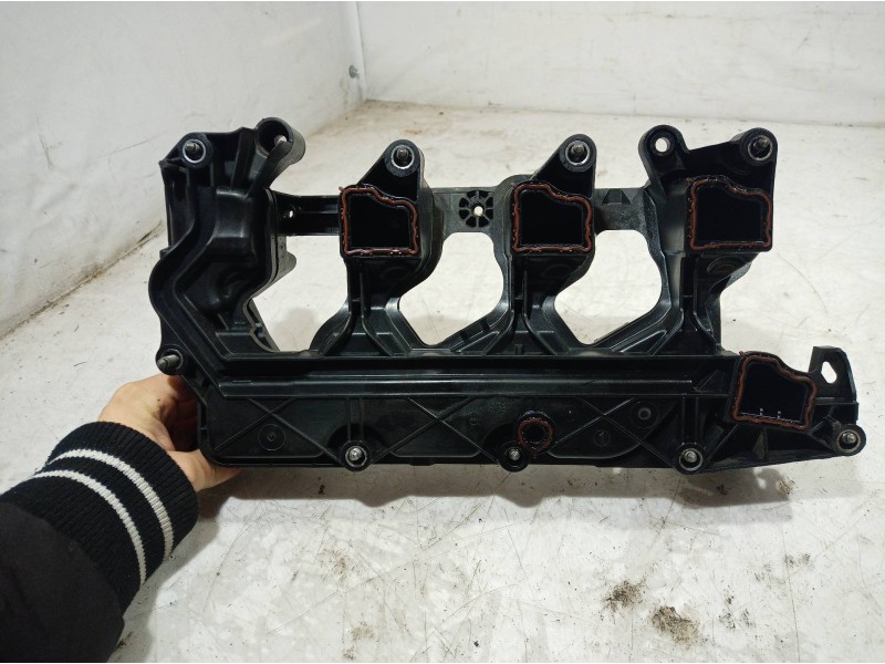 Recambio de tapa balancines para peugeot 308 sw allure referencia OEM IAM P1001845 P1001845 P1001845