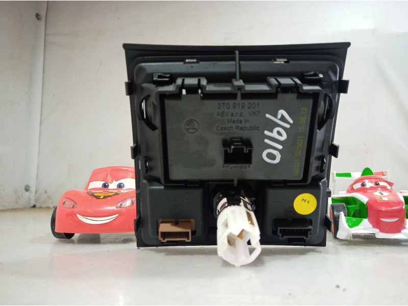 Recambio de pantalla multifuncion para skoda suberb (3t4) exclusive 4x4 referencia OEM IAM 3T0863317 3T0863317 3T0863317