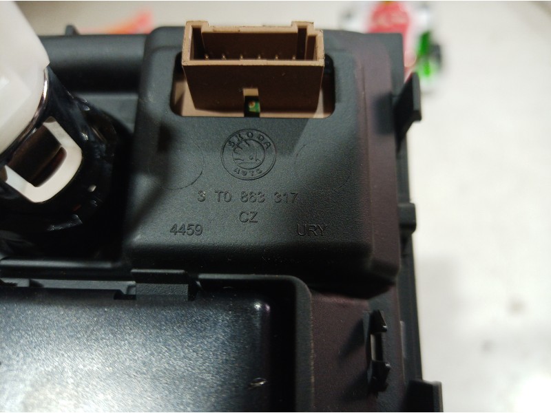 Recambio de pantalla multifuncion para skoda suberb (3t4) exclusive 4x4 referencia OEM IAM 3T0863317 3T0863317 3T0863317