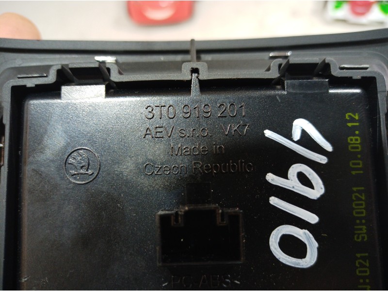 Recambio de pantalla multifuncion para skoda suberb (3t4) exclusive 4x4 referencia OEM IAM 3T0863317 3T0863317 3T0863317