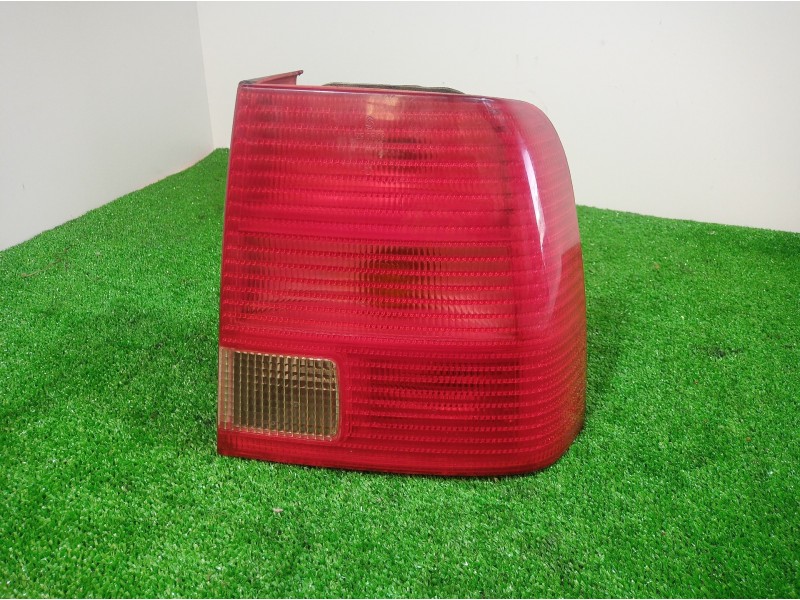 Recambio de piloto trasero derecho para volkswagen passat berlina (3b2) referencia OEM IAM 3B5945257 3B5945257 3B5945257