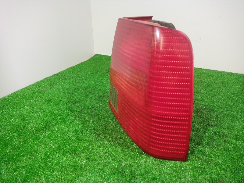 Recambio de piloto trasero derecho para volkswagen passat berlina (3b2) referencia OEM IAM 3B5945257 3B5945257 3B5945257