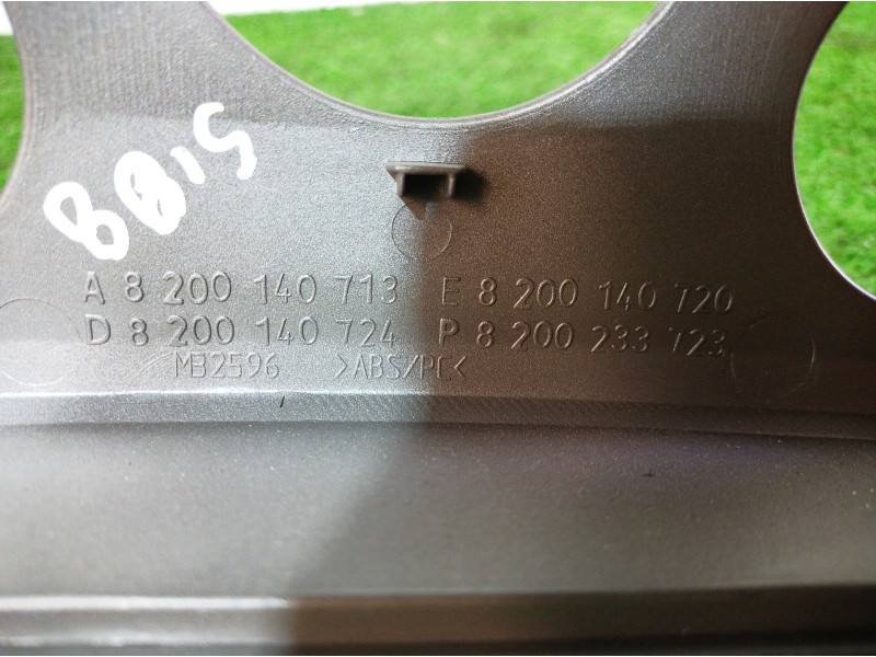 Recambio de rejilla aireadora para renault scenic ii confort dynamique referencia OEM IAM A8200140713 A8200140713 D8200140724