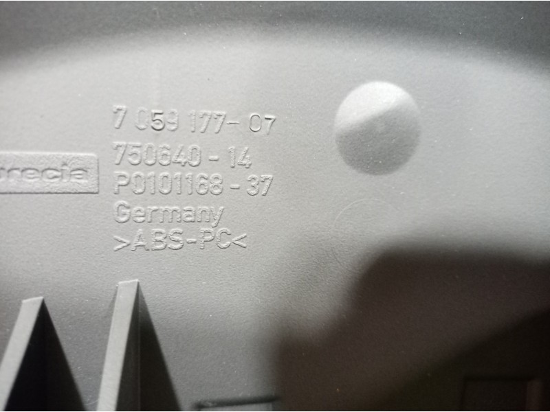 Recambio de moldura para bmw serie 1 berlina (e81/e87) 118d referencia OEM IAM 705917707 705917707 75064014