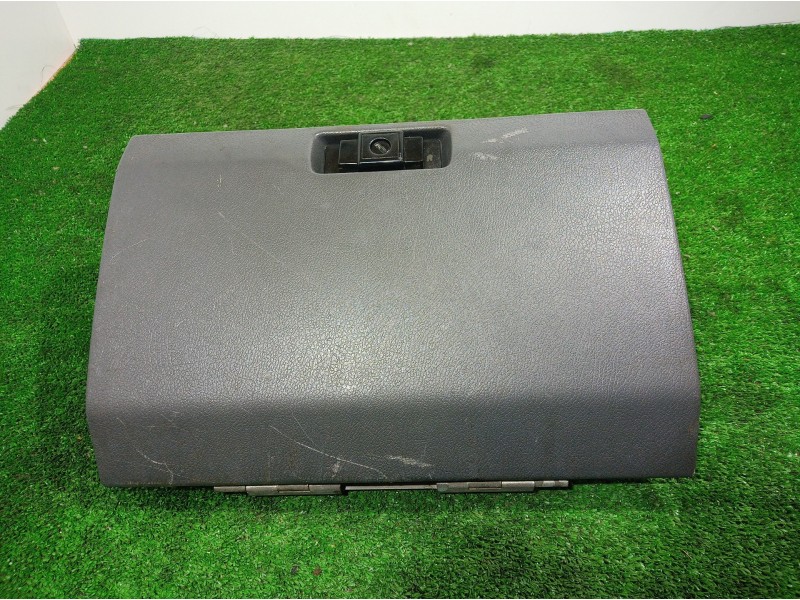 Recambio de guantera para mitsubishi montero (v20/v40) 2.8 turbodiesel referencia OEM IAM MB652136 MB652136 MB652136