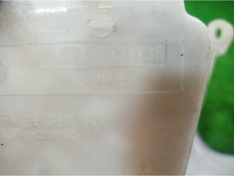 Recambio de deposito limpia para bmw x5 (e53) referencia OEM IAM 61678252738 61678252738 61678252738