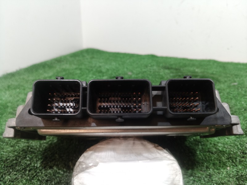 Recambio de centralita motor uce para citroën c4 picasso business class referencia OEM IAM 9664617680 9664617680 0281012981