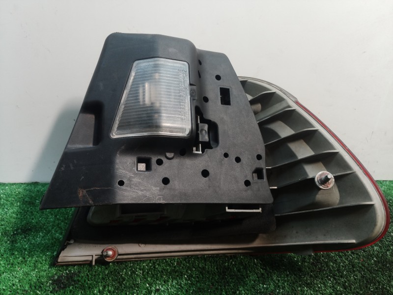 Recambio de piloto trasero izquierdo para bmw serie 3 berlina (e46) 318i referencia OEM IAM 8383821 8383821 8383821