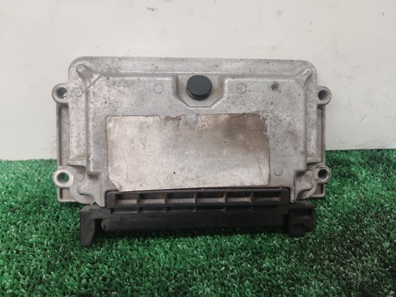 Recambio de centralita motor uce para peugeot 206 berlina xs referencia OEM IAM 9633234280 9633234280 0261206032