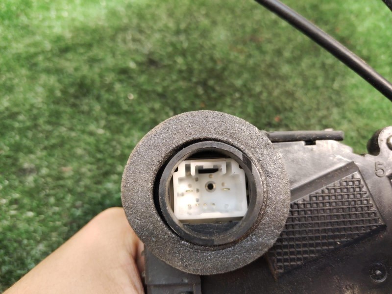 Recambio de cerradura puerta delantera izquierda para toyota yaris (ksp9/scp9/nlp9) básico referencia OEM IAM   