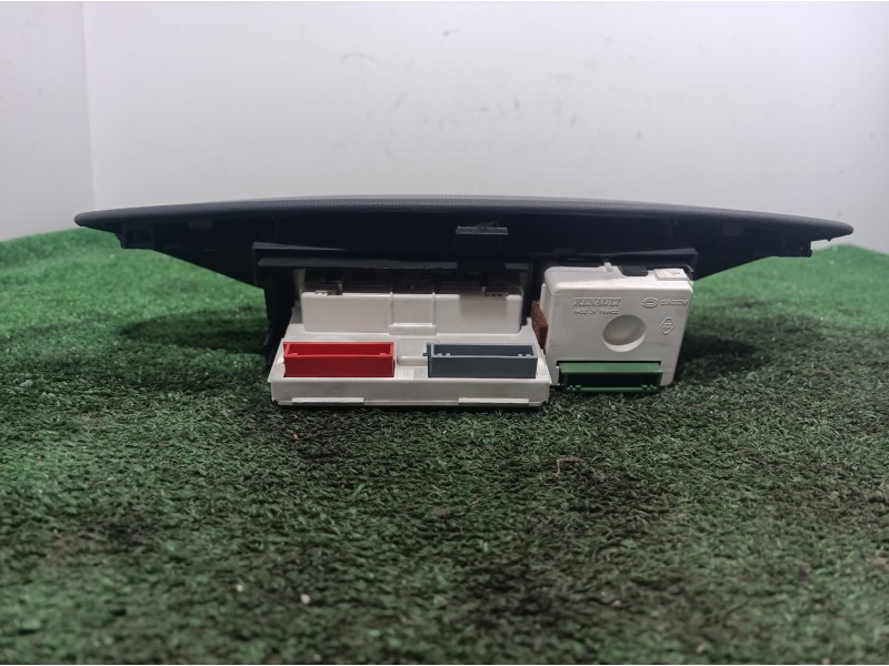 Recambio de pantalla multifuncion para renault laguna ii (bg0) referencia OEM IAM 8200025909 8200025909 216541195A3