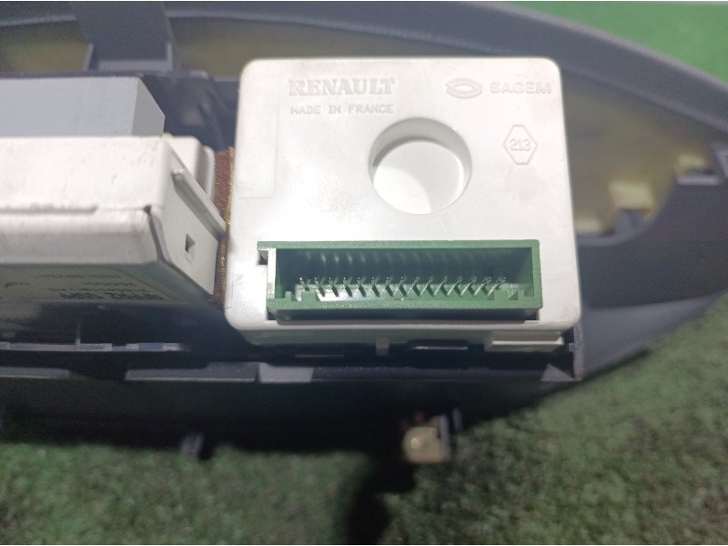 Recambio de pantalla multifuncion para renault laguna ii (bg0) referencia OEM IAM 8200025909 8200025909 216541195A3