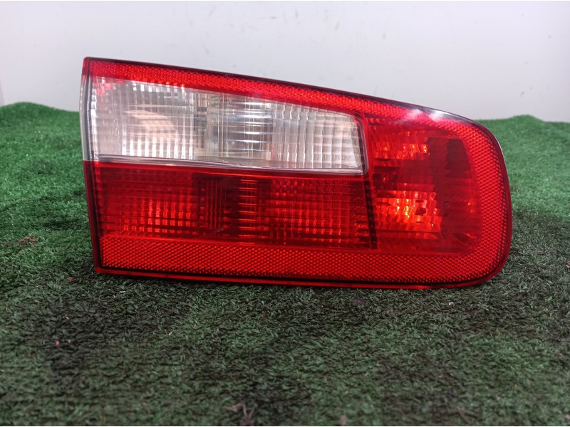 Recambio de piloto trasero izquierdo interior para renault laguna ii (bg0) referencia OEM IAM 8200002475 8200002475 23460102