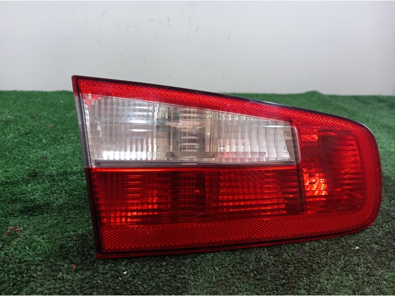 Recambio de piloto trasero izquierdo interior para renault laguna ii (bg0) referencia OEM IAM 8200002475 8200002475 23460102