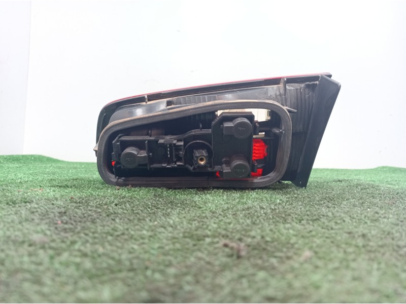 Recambio de piloto trasero izquierdo interior para renault laguna ii (bg0) referencia OEM IAM 8200002475 8200002475 23460102